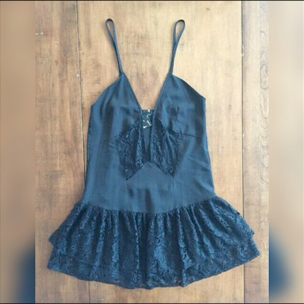 NASTY GAL RUFFLED LACE PARTY DRESS Black